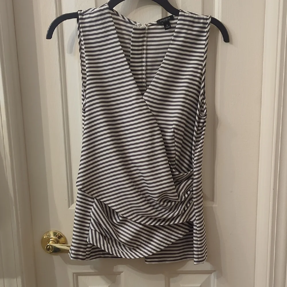 Ann Taylor Striped Top Capsule Wardrobe Classic Office Wear - Picture 1 of 6